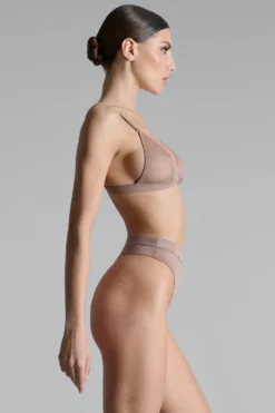 Corps à CorpsString taille haute