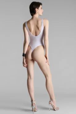 La Femme AmazoneBody String Col V