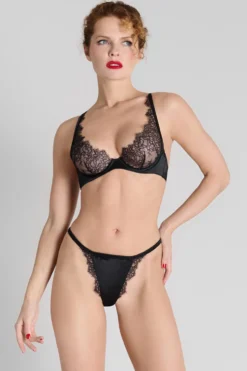 Rendez-VousSoutien-gorge foulard